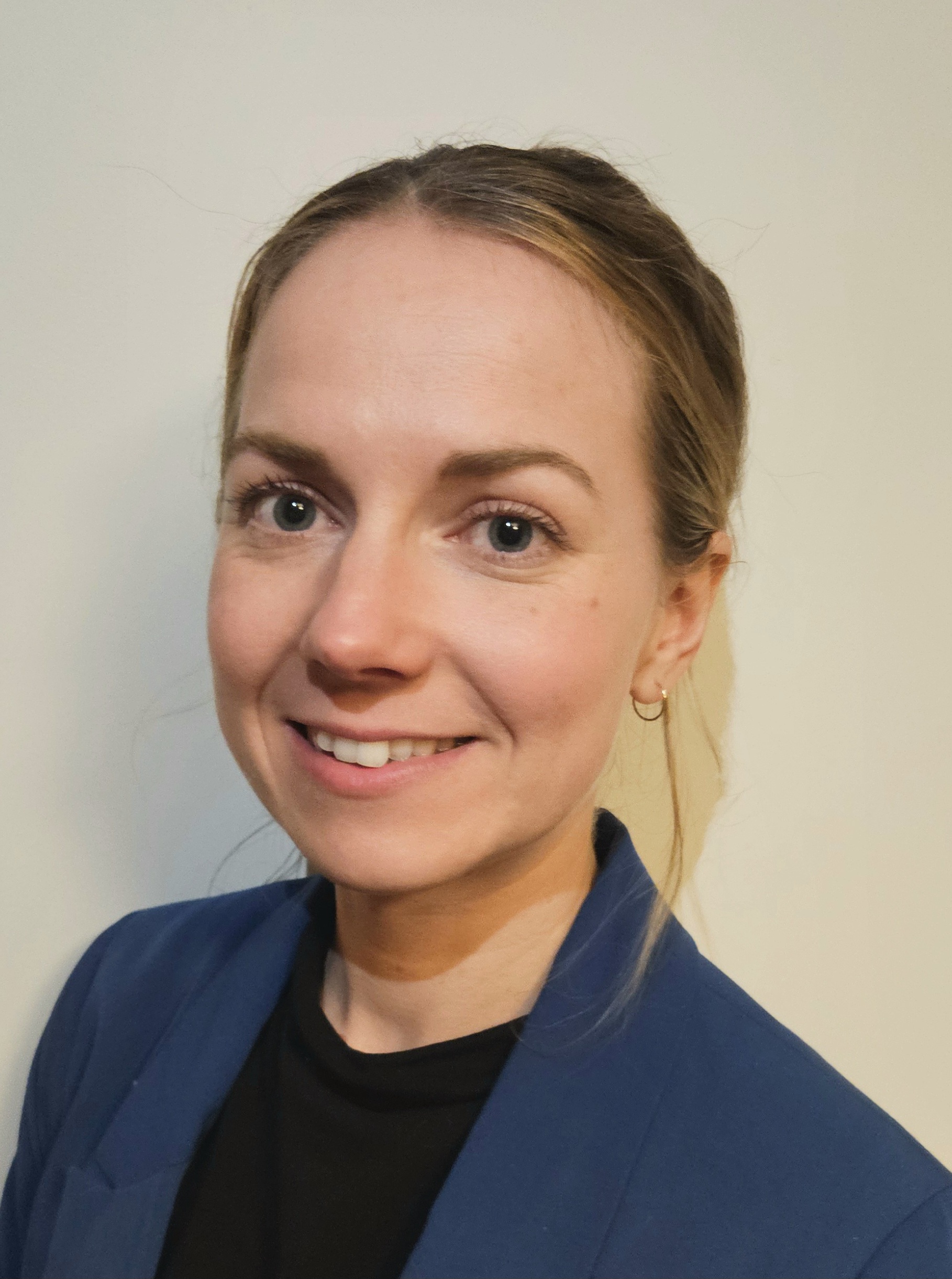 Amy Lambert headshot.jpg